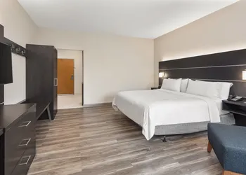 Holiday Inn Express & Suites Hardeeville - Hilton Head by IHG hotel thumbnail 5