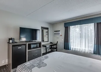 Days Inn & Suites by Wyndham Spokane hotel thumbnail 6