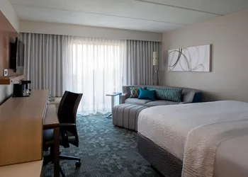 Sonesta Select Atlanta Norcross hotel thumbnail 6