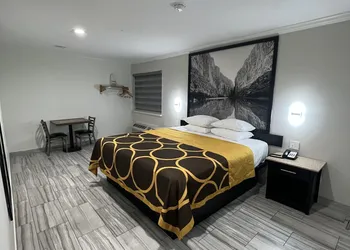 Super 8 Wyndham McAllen Downtown- City Center-Plaza Mall-Airport hotel thumbnail 7