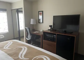 Quality Inn Placentia Anaheim Fullerton hotel thumbnail 7