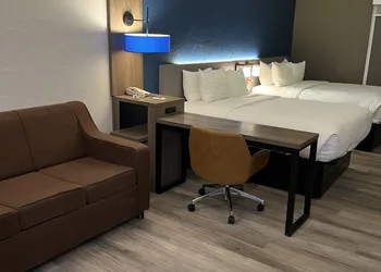 Comfort Suites Clearwater - Dunedin hotel thumbnail 6