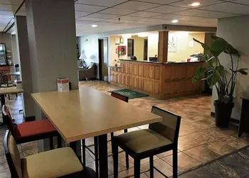 Quality Inn Ozark-Springfield South hotel thumbnail 6