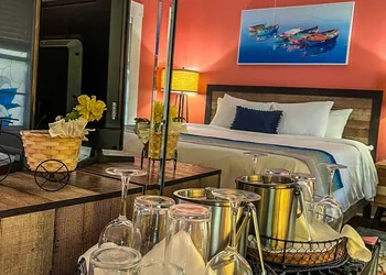 VIinoy House hotel thumbnail 3