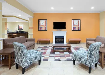 Microtel Inn & Suites by Wyndham Greenville/University Medic hotel thumbnail 2