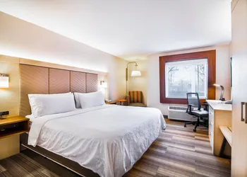 Holiday Inn Express & Suites Langley by IHG hotel thumbnail 6