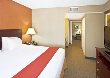 Holiday Inn Express Clearwater East - Icot Center by IHG hotel thumbnail 4