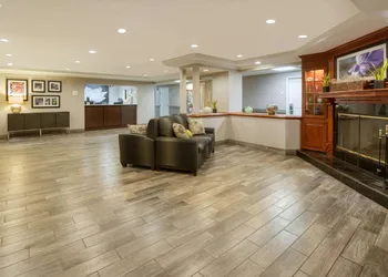 La Quinta Inn & Suites by Wyndham Cleveland Macedonia hotel thumbnail 4