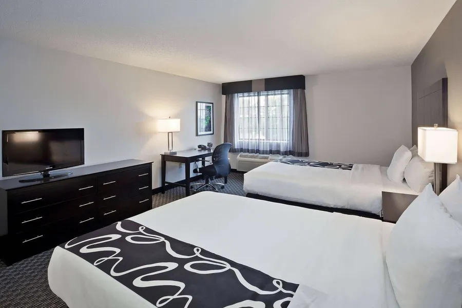 La Quinta Inn & Suites by Wyndham Cleveland Macedonia hotel detail image 6