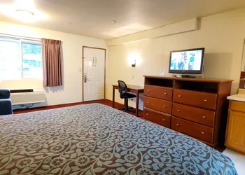 Olympic Inn & Suites hotel thumbnail 7