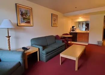 Olympic Inn & Suites hotel thumbnail 8