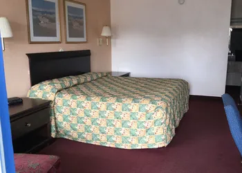 Belmont Inn & Suites hotel thumbnail 6