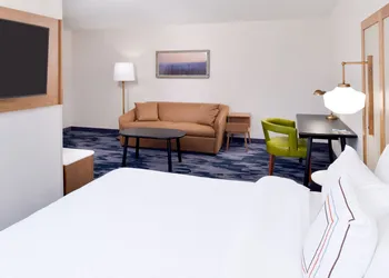 Fairfield Inn & Suites by Marriott Bakersfield Central hotel thumbnail 4