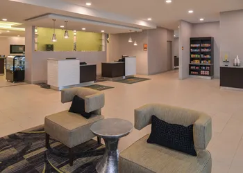 La Quinta Inn & Suites by Wyndham Indianapolis South hotel thumbnail 2
