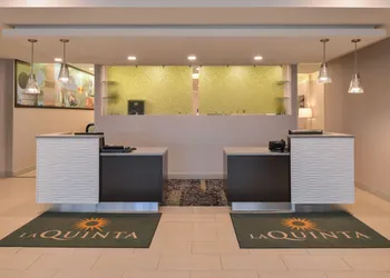 La Quinta Inn & Suites by Wyndham Indianapolis South hotel thumbnail 5