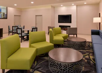 La Quinta Inn & Suites by Wyndham Indianapolis South hotel thumbnail 6