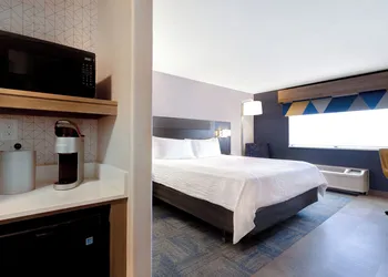 Holiday Inn Express & Suites Moab by IHG hotel thumbnail 5