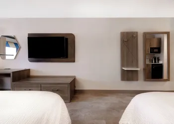 Holiday Inn Express & Suites Moab by IHG hotel thumbnail 8