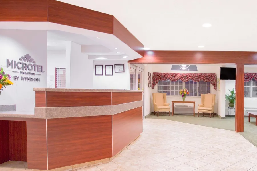Microtel Inn & Suites by Wyndham Gassaway/Sutton hotel detail image 2