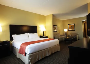 Holiday Inn Phoenix - Chandler by IHG hotel thumbnail 3