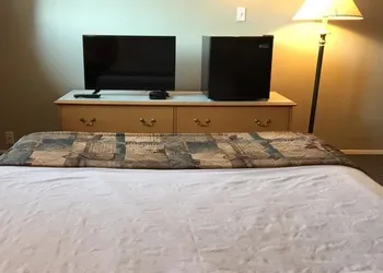 Canadas Best Value Inn Kelowna hotel thumbnail 6