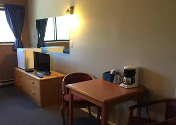 Canadas Best Value Inn Kelowna hotel thumbnail 7