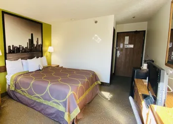 Super 8 by Wyndham Mokena/Frankfort /I-80 hotel thumbnail 7