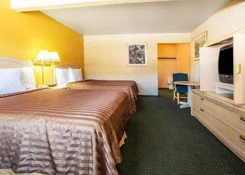 Travelodge by Wyndham Turlock hotel thumbnail 5