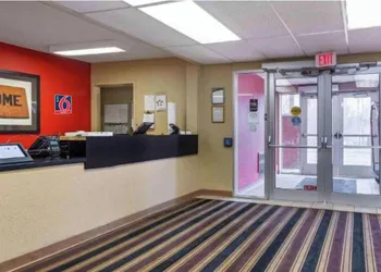 Studio 6 Extended Stay Rochester Greece NY hotel thumbnail 2