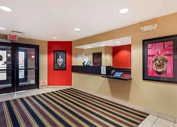 MainStay Suites Rochester South Mayo Clinic hotel thumbnail 2