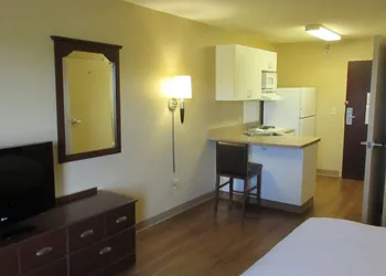 MainStay Suites Rochester South Mayo Clinic hotel thumbnail 8