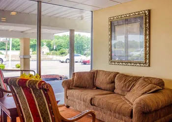 Quality Inn hotel thumbnail 2