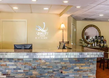 Quality Inn hotel thumbnail 4
