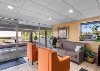 Quality Inn hotel thumbnail 8