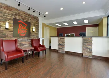 Red Roof Inn Dalton hotel thumbnail 3