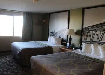 Super 8 by Wyndham Kearney hotel thumbnail 8
