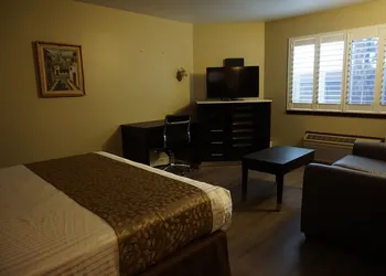 Travelodge by Wyndham Concord hotel thumbnail 3