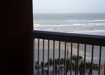 Holiday Inn & Suites Daytona Beach on the Ocean by IHG hotel thumbnail 7