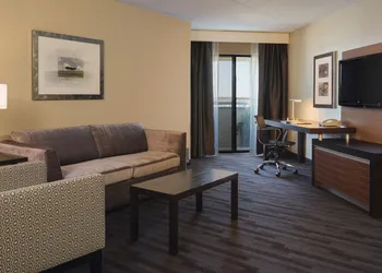 Hilton Winnipeg Airport Suites hotel thumbnail 8