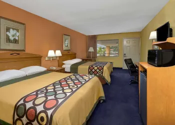 Super 8 by Wyndham Breaux Bridge hotel thumbnail 4