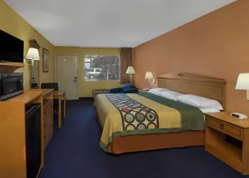 Super 8 by Wyndham Breaux Bridge hotel thumbnail 6