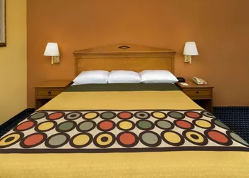 Super 8 by Wyndham Breaux Bridge hotel thumbnail 7