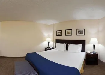 Holiday Inn Express Little Rock Airport by IHG hotel thumbnail 8