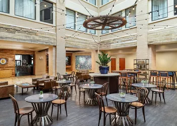 Renaissance New Orleans Arts Warehouse District Hotel hotel thumbnail 4