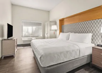 Holiday Inn & Suites Bothell by IHG hotel thumbnail 5