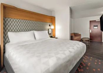 Holiday Inn & Suites Bothell by IHG hotel thumbnail 7