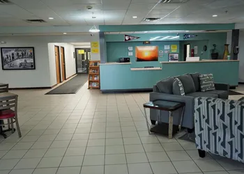 Super 8 by Wyndham Grove City hotel thumbnail 3