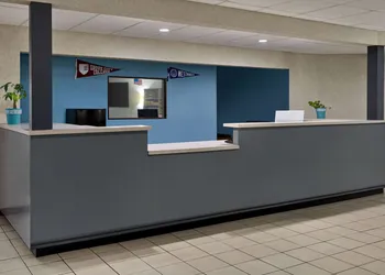 Super 8 by Wyndham Grove City hotel thumbnail 5