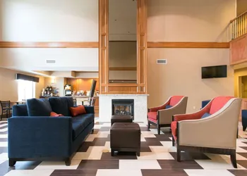 Comfort Suites Benton Harbor - St. Joseph hotel thumbnail 3