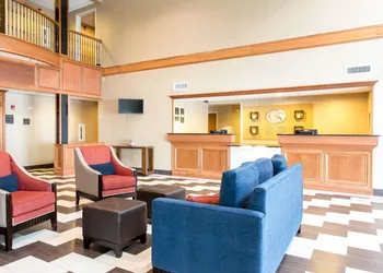 Comfort Suites Benton Harbor - St. Joseph hotel thumbnail 6